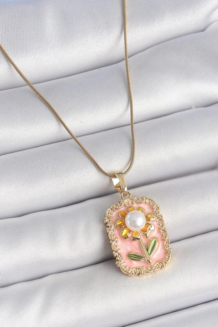 Gold Renk Pembe Mineli İncli Papatya Model Portre Model Kolye