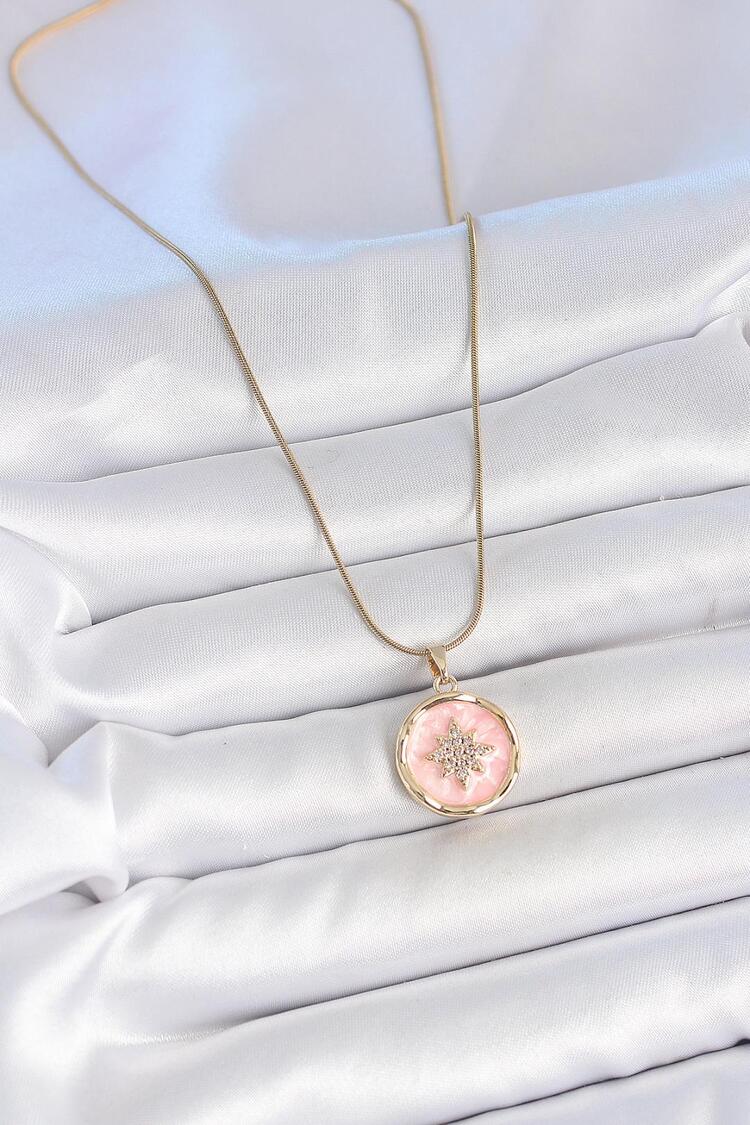 Gold Renk Pembe Mineli Zirkon Taşlı Kuzey Yıldız İşlemeli Madalyon Kolye