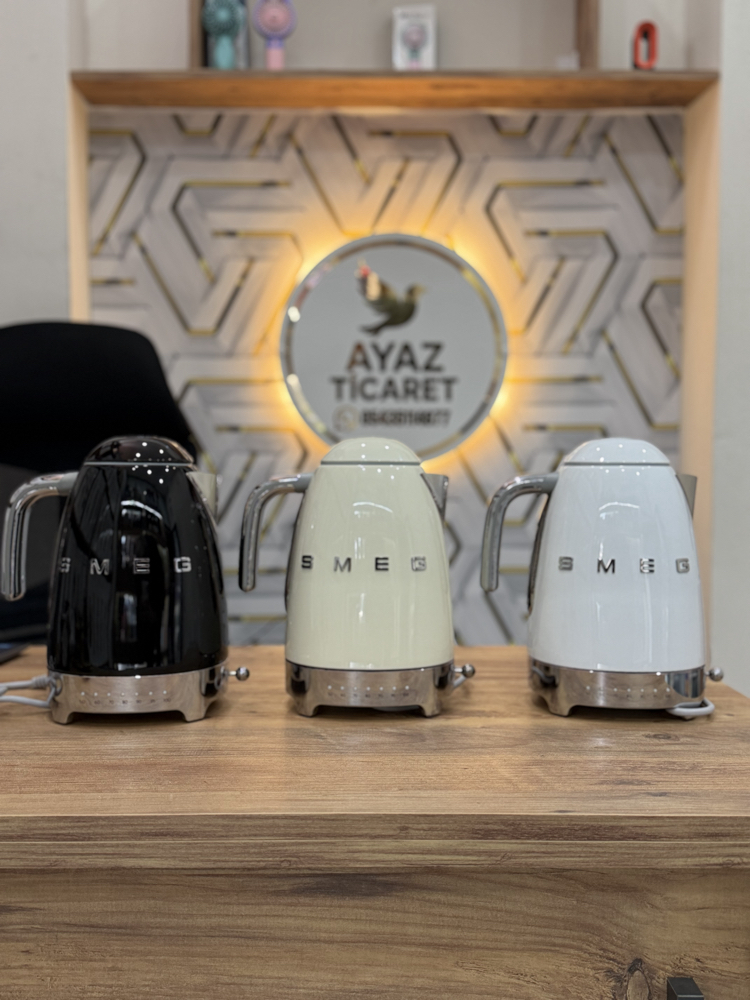 Smeg ısı ayarlı kettle (Krem)