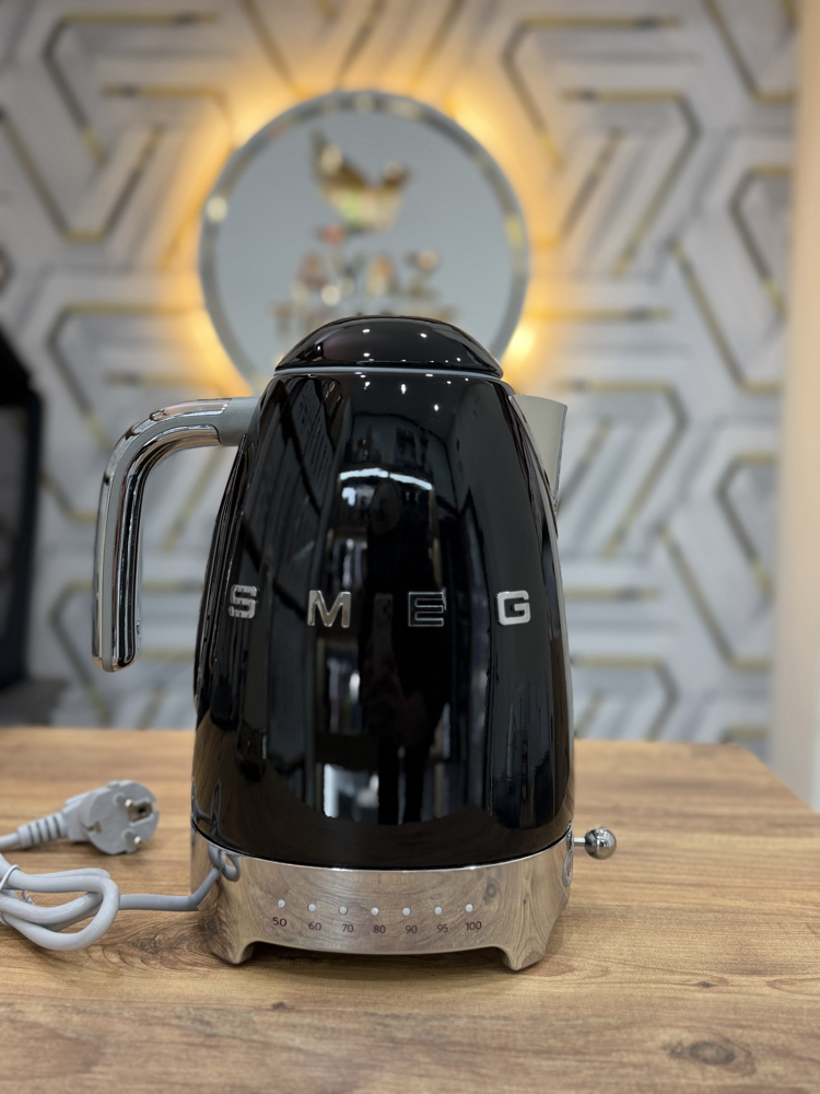 Smeg ısı ayarlı kettle (Siyah)