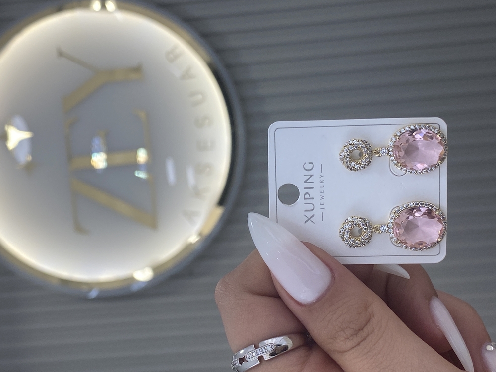 Gold pembe sallantılı küpe