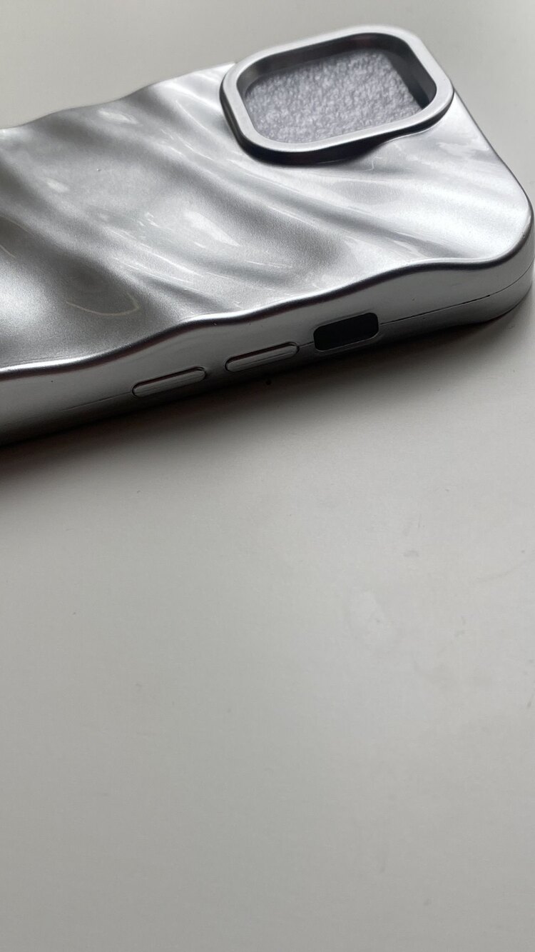 iPhone 14 Pro Max Gümüş Dalga Telefon Kılıfı