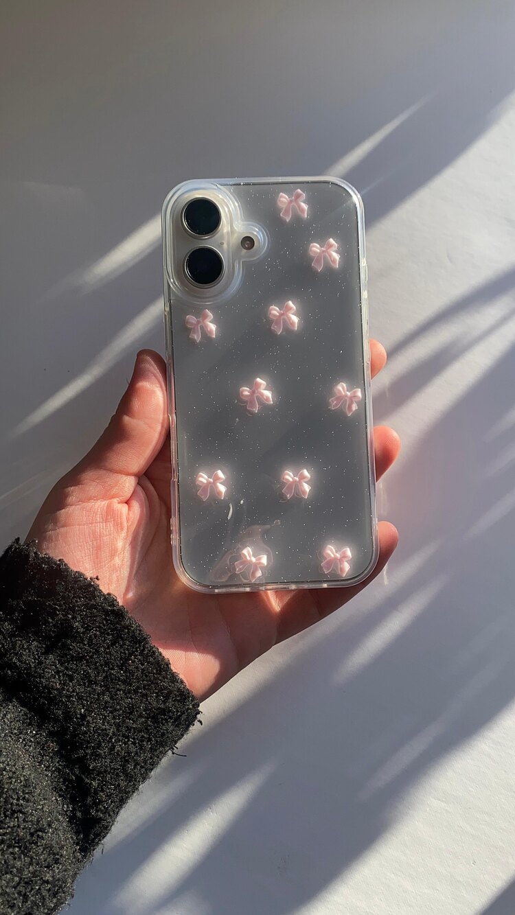 iPhone 16 Pembe Minik Fiyonk Telefon Kılıfı