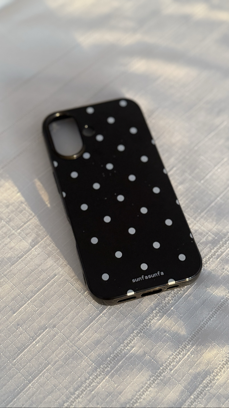 iPhone 17 Pro Dalmaçya Siyah Telefon Kılıfı
