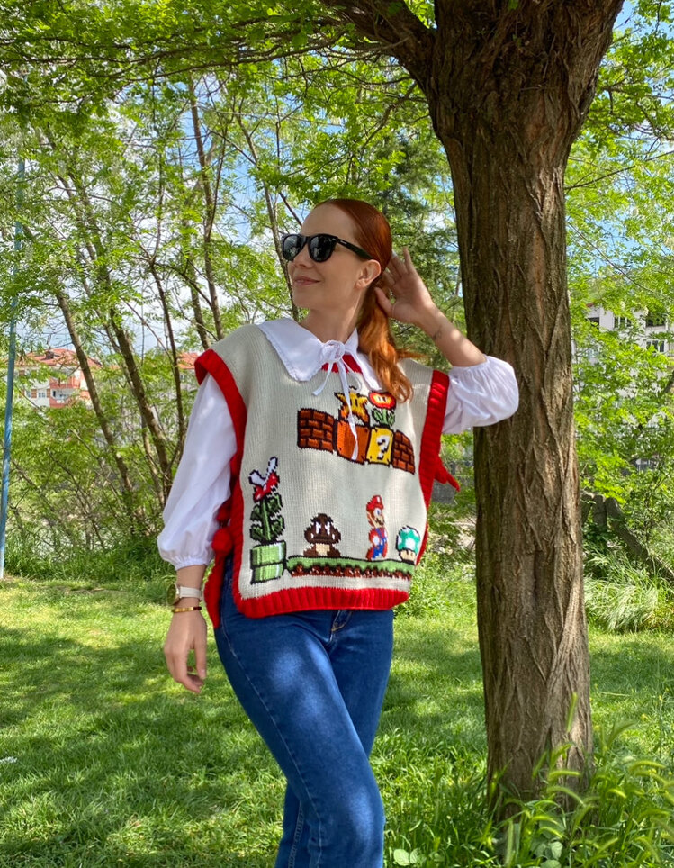 Süper Mario Figürlü Süveter