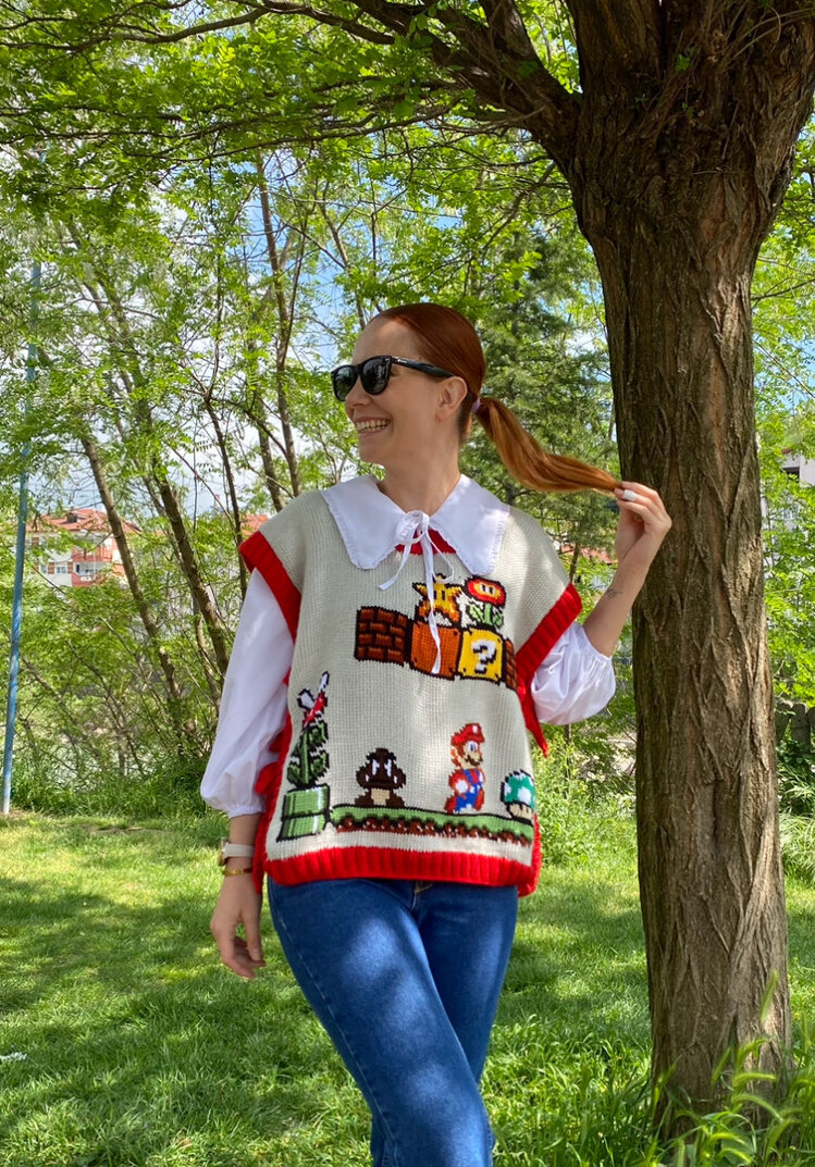 Süper Mario Figürlü Süveter
