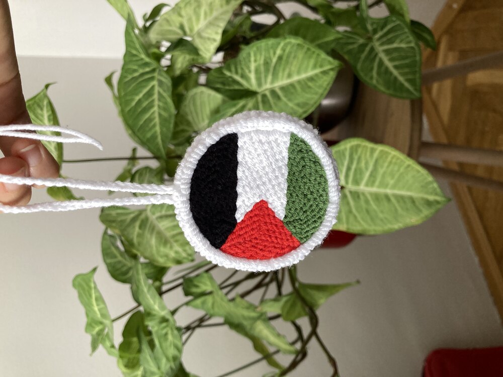 Çift taraflı araba süsü (%25’i bağış)
