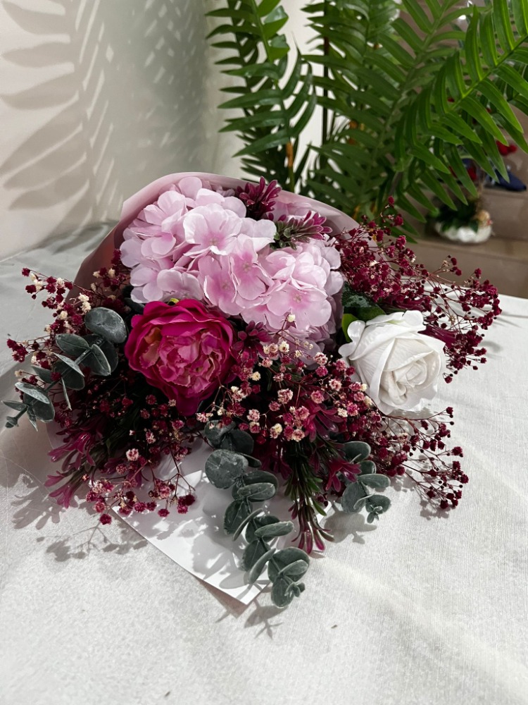 BORDO CİPSOLU BUKET