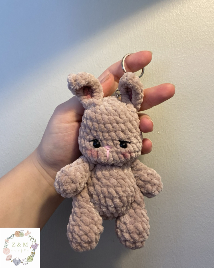 Amigurumi tavşan anahtarlık