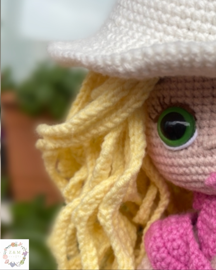 Amigurumi Barbie Bebek