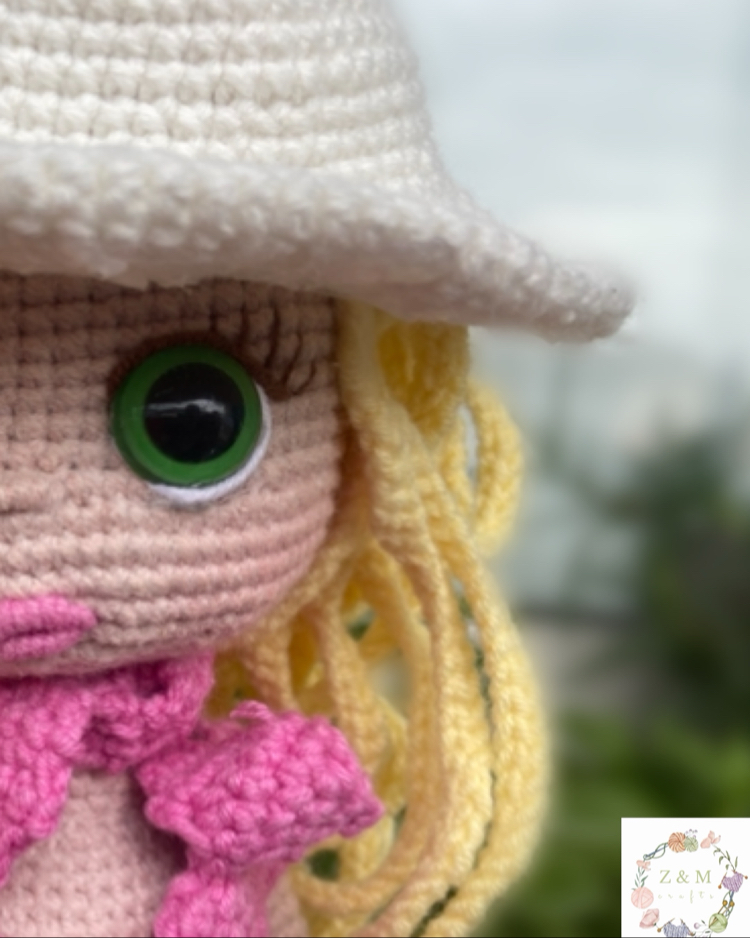 Amigurumi Barbie Bebek
