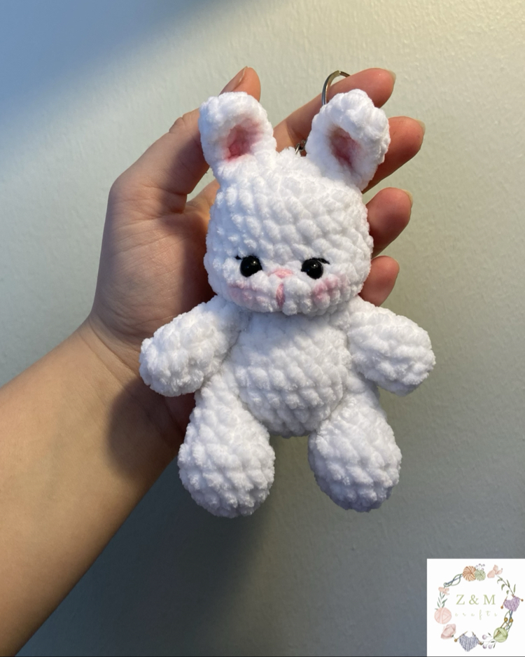 Amigurumi tavşan anahtarlık