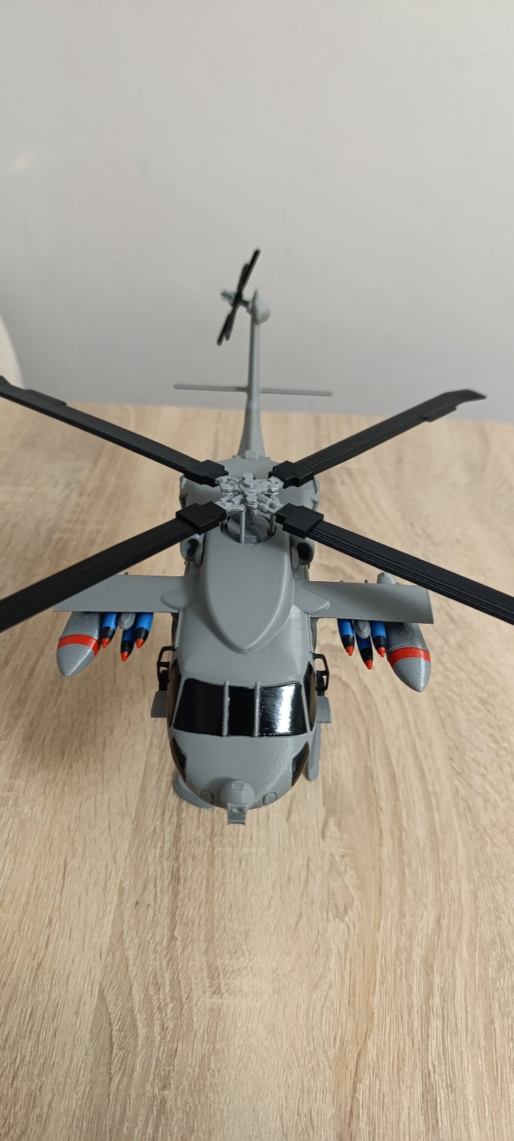 BlackHawk  helikopter (35cm)
