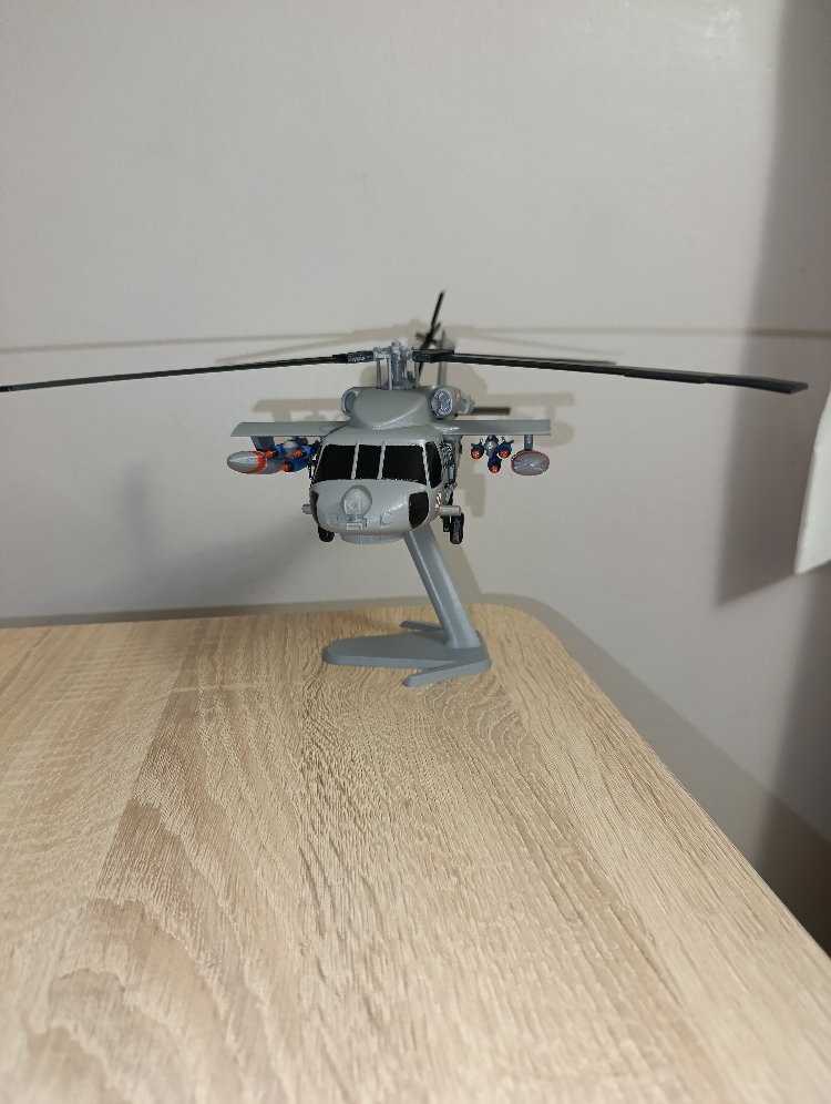 BlackHawk  helikopter (35cm)