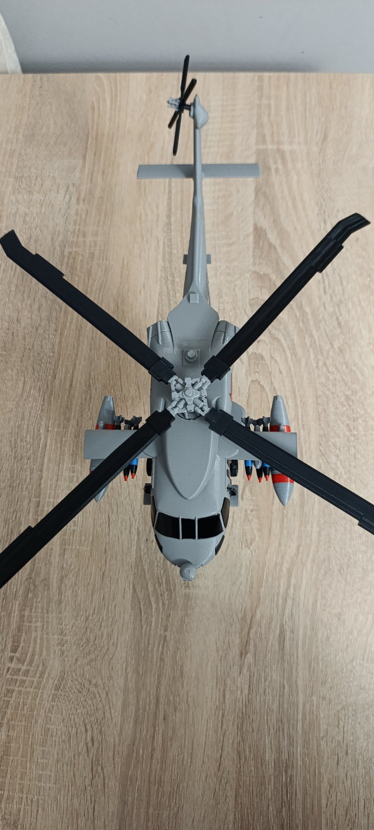 BlackHawk  helikopter (35cm)