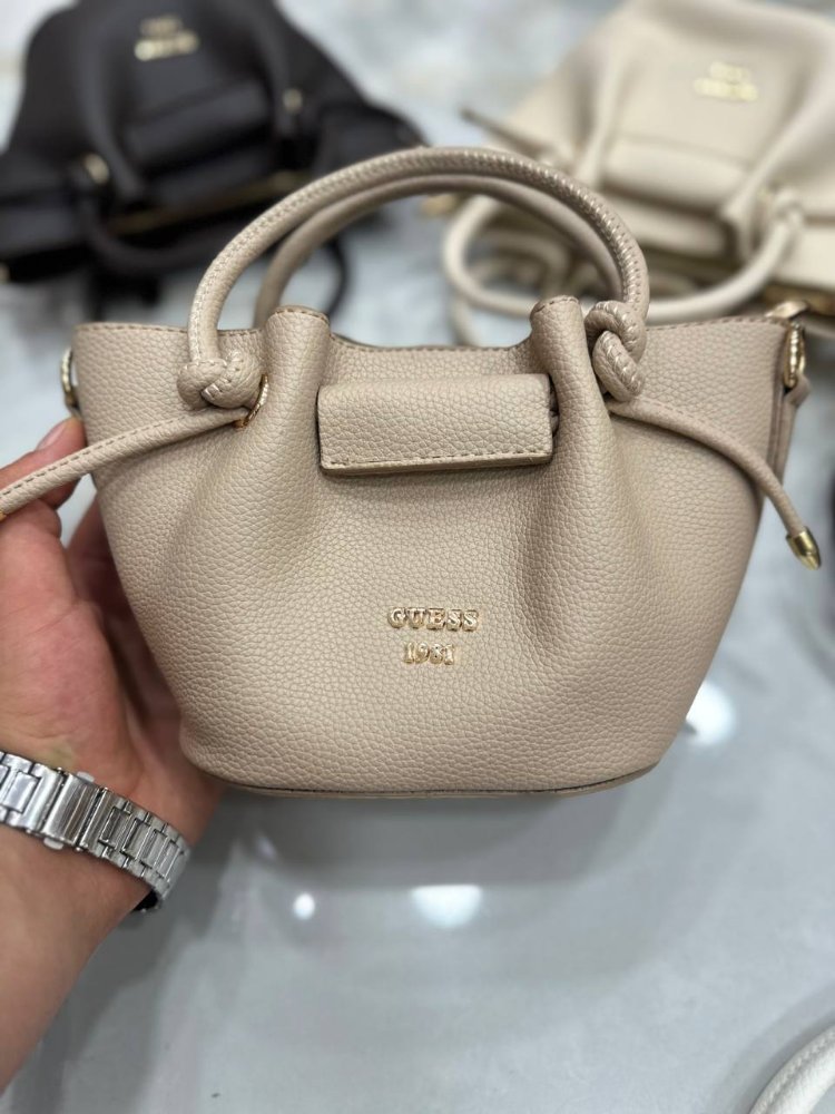 Guess Yavrulu Çanta
