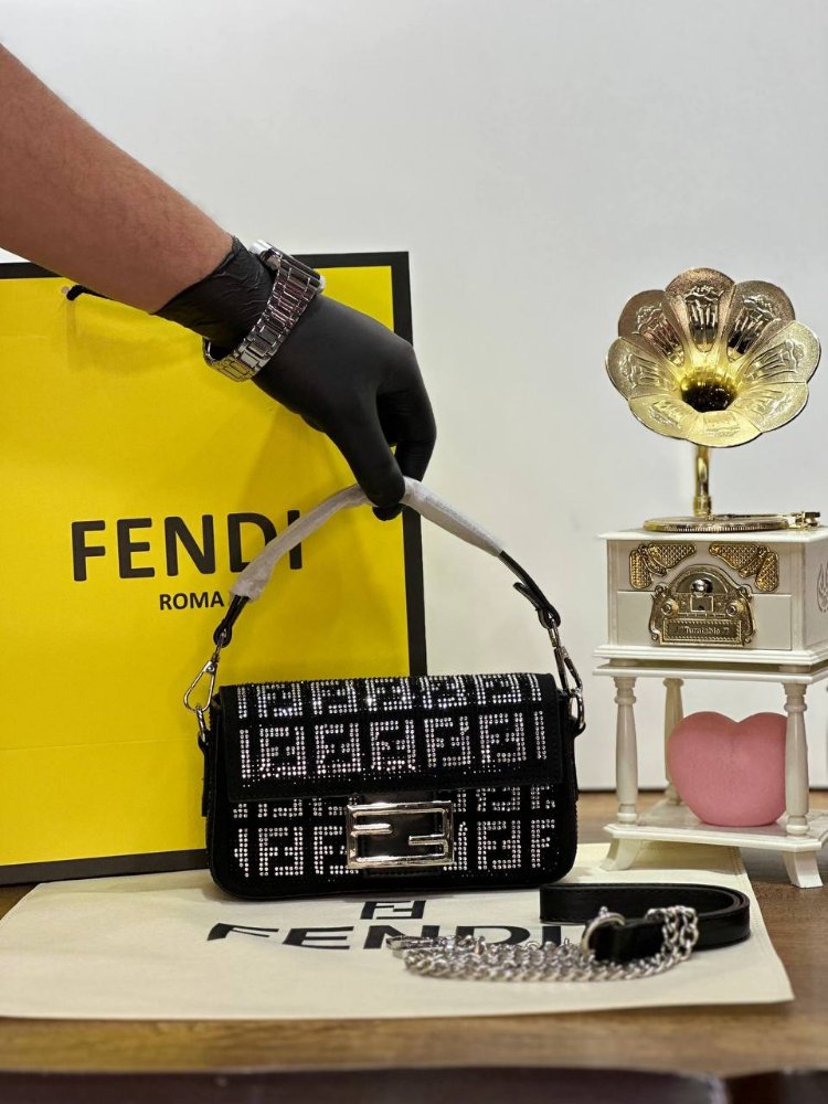 Fendi Baguette Mini Sequnis or Crystals bag✨
