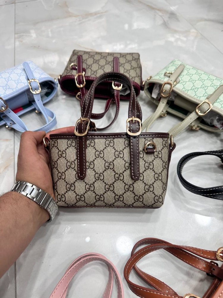 GUCCİ Emblem Mini Bag