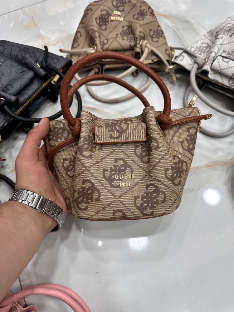 Guess Yavrulu Çanta