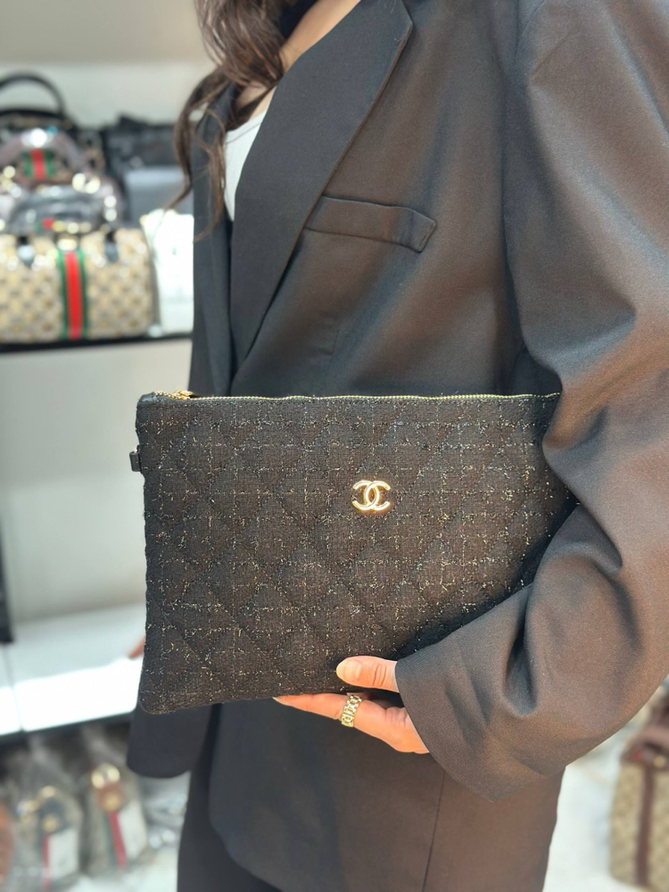 CHANEL CLUTCH