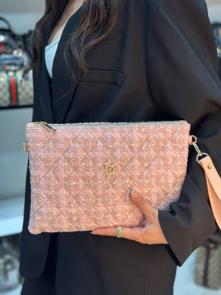 CHANEL CLUTCH