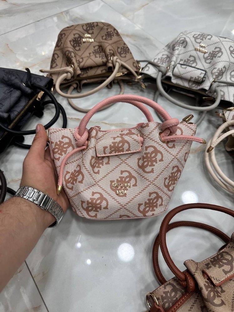 Guess Yavrulu Çanta