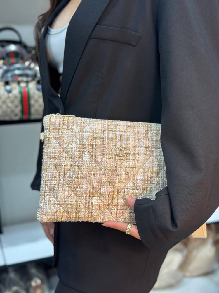 CHANEL CLUTCH