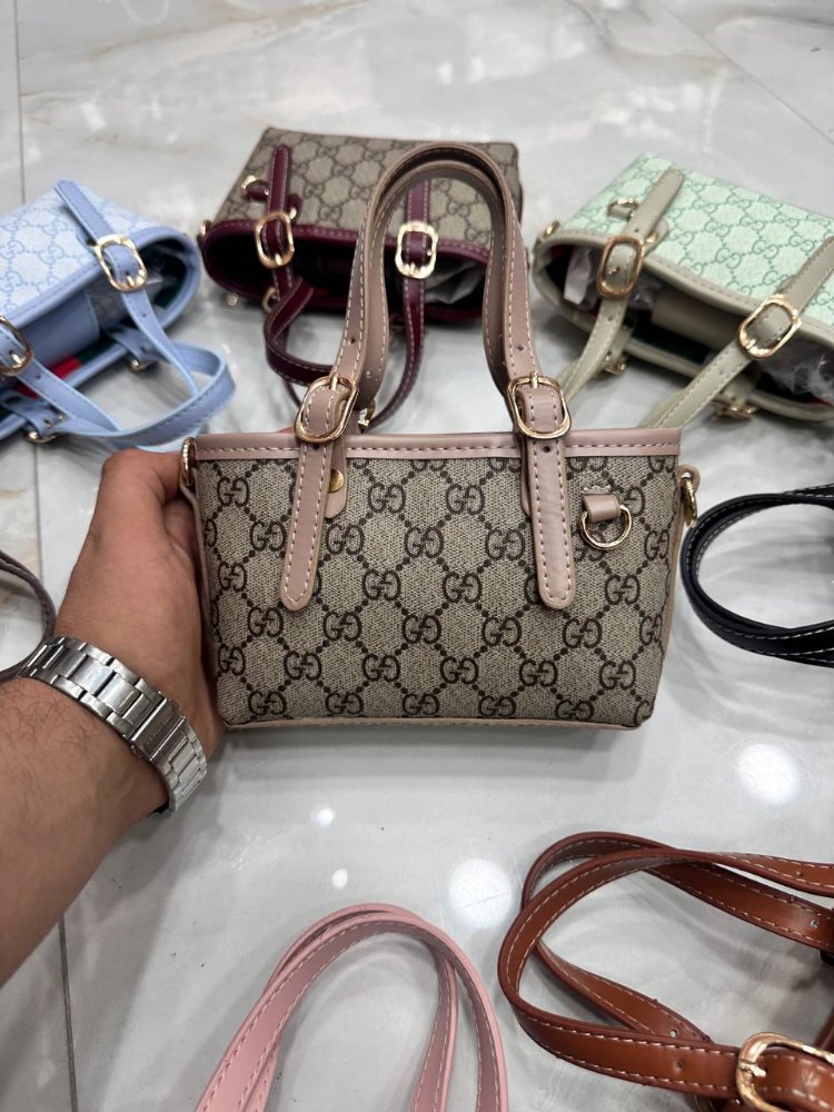 GUCCİ Emblem Mini Bag