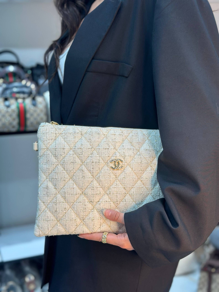 CHANEL CLUTCH