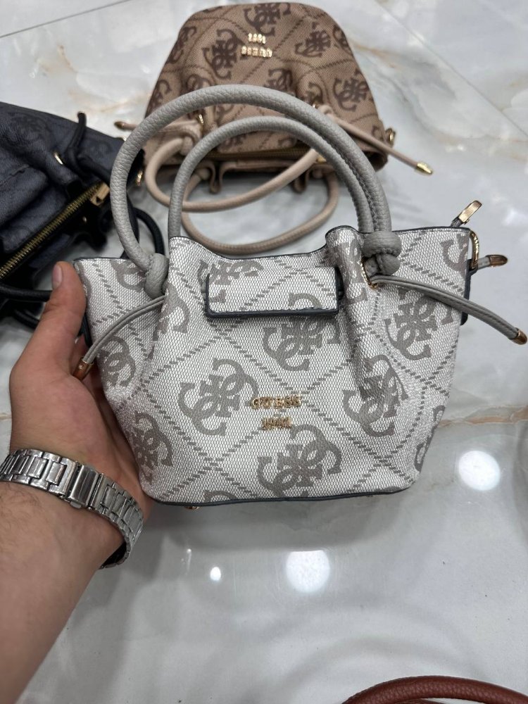 Guess Yavrulu Çanta