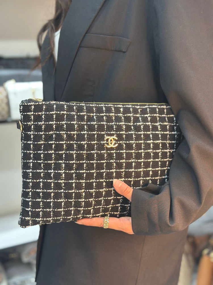 CHANEL CLUTCH