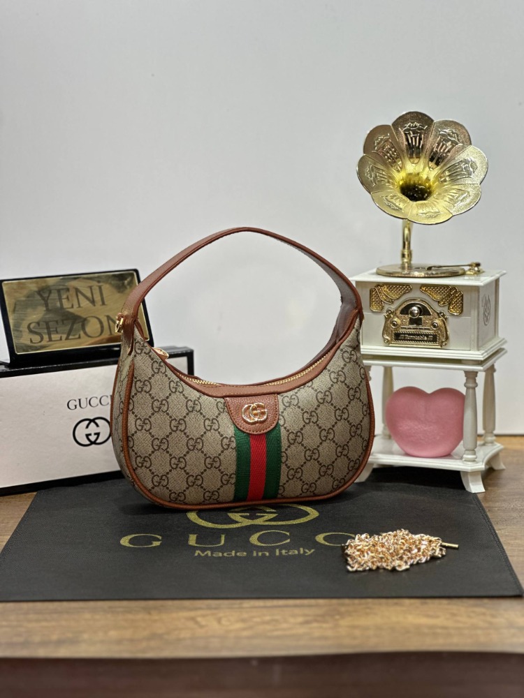Gucci Oval Taba