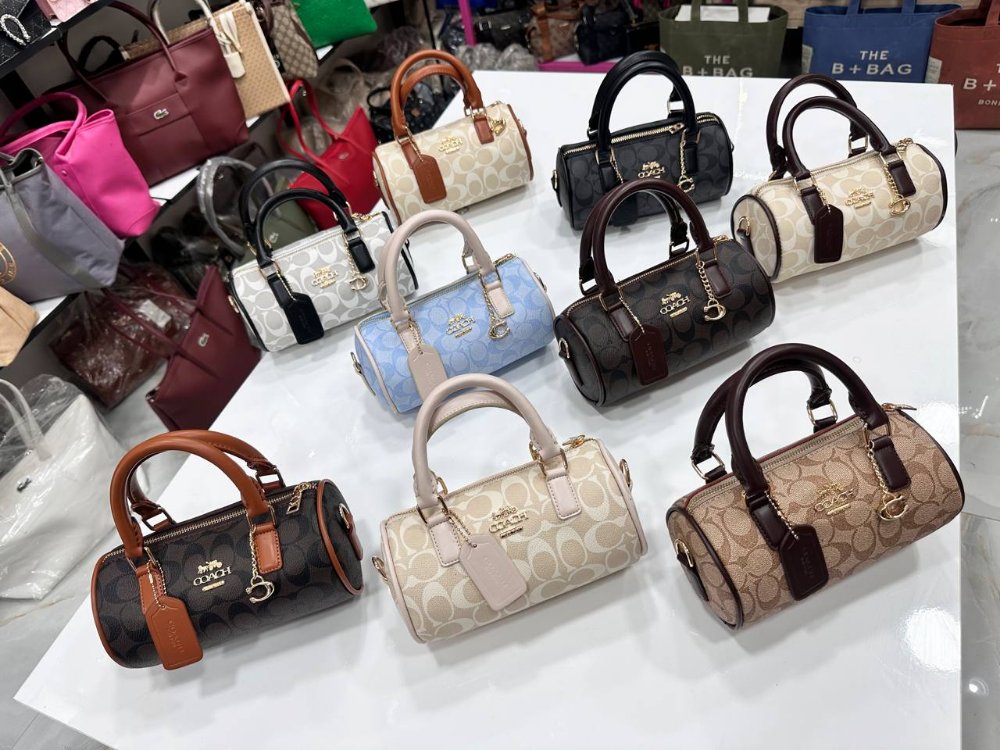 COACH mini cylinder✨