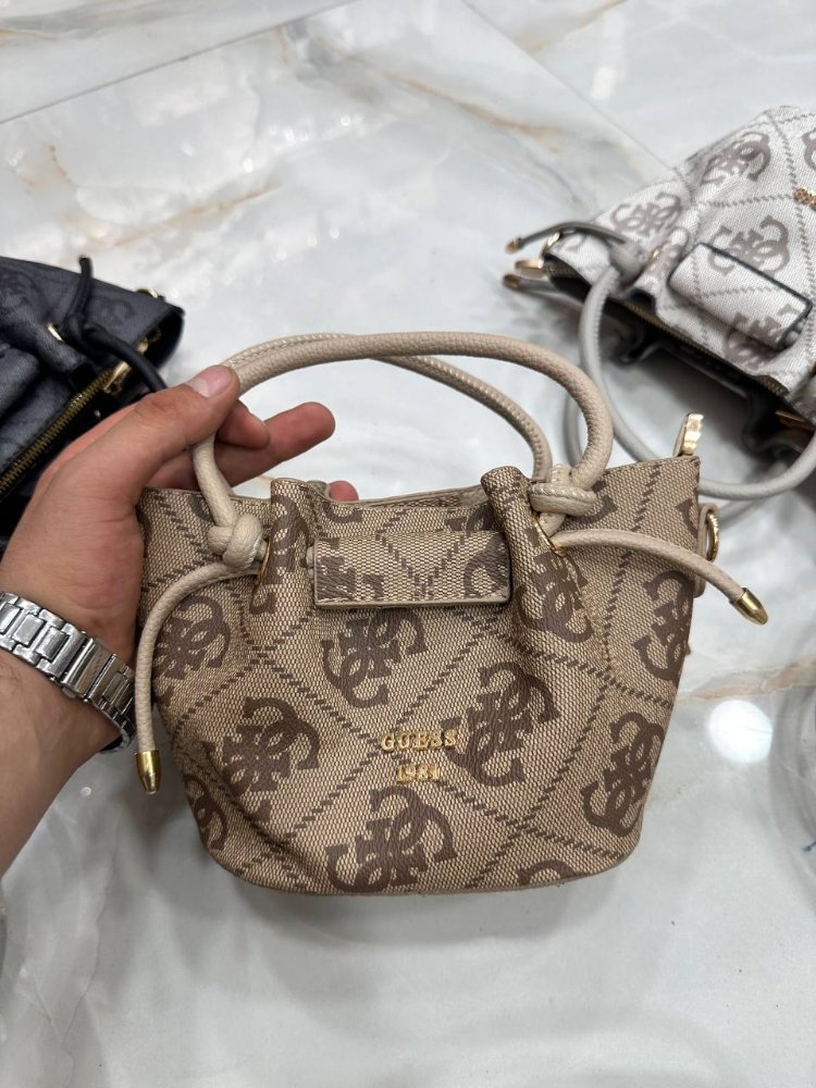 Guess Yavrulu Çanta