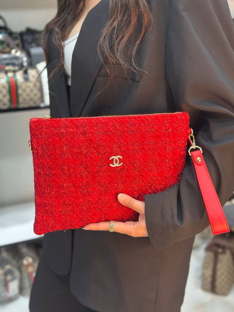 CHANEL CLUTCH