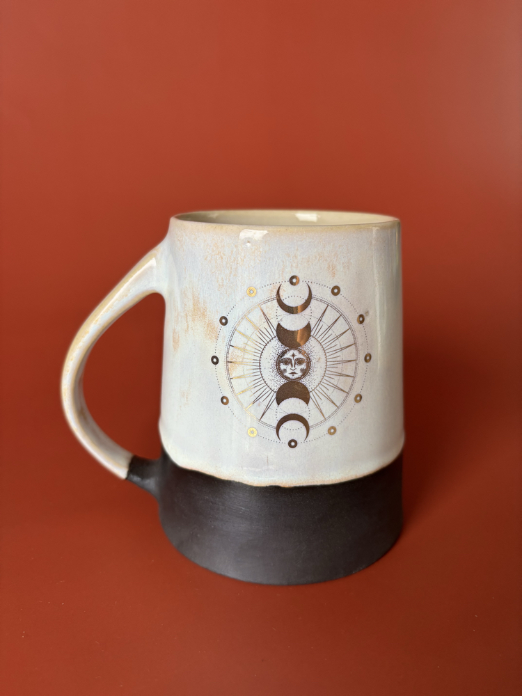 24K Altın Detaylı 450 ml Artistik Beyaz Stoneware Kupa
