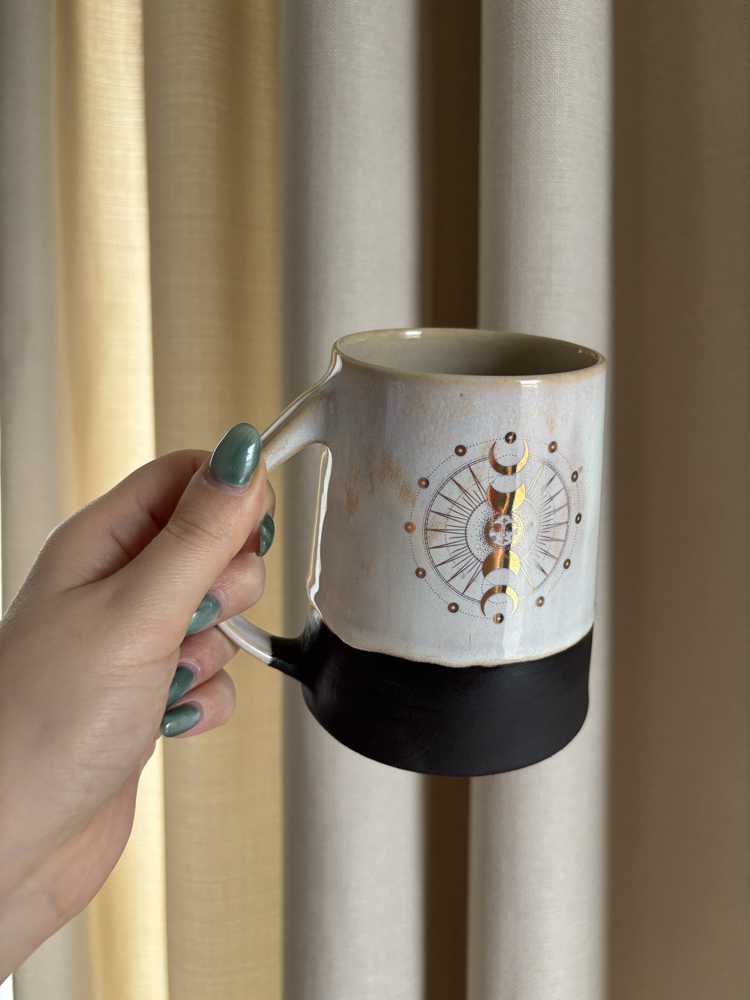 24K Altın Detaylı 450 ml Artistik Beyaz Stoneware Kupa