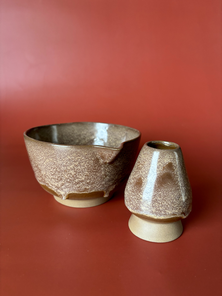 Konomi Stoneware Matcha Kase + Whisk Tutucu Set (500 Ml Hacimli)