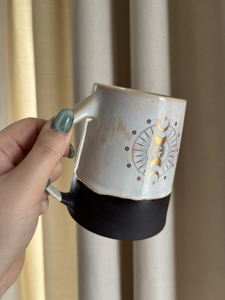 24K Altın Detaylı 450 ml Artistik Beyaz Stoneware Kupa
