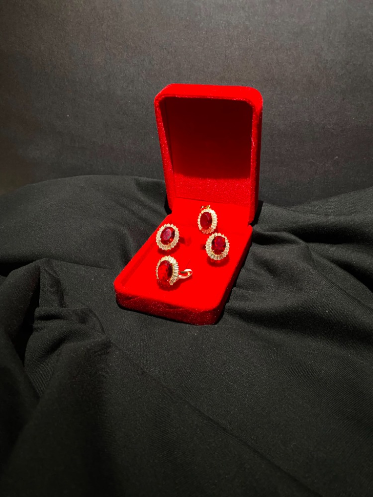 Yakut Görünümlü Set