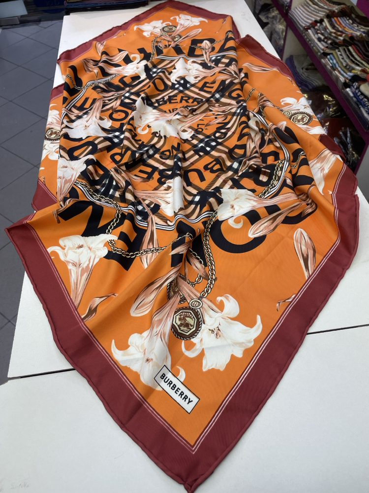 Burbery eşarp 