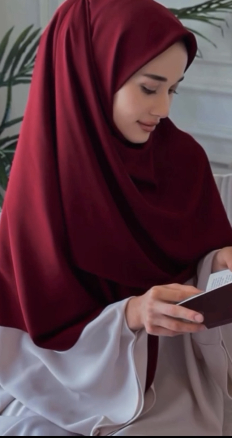 Siyah Medine ipeği eşarp 