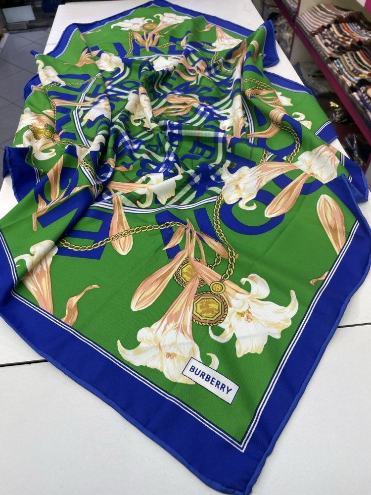Burberry eşarp