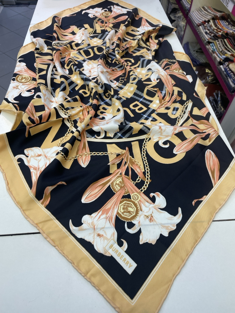 Burberry eşarp