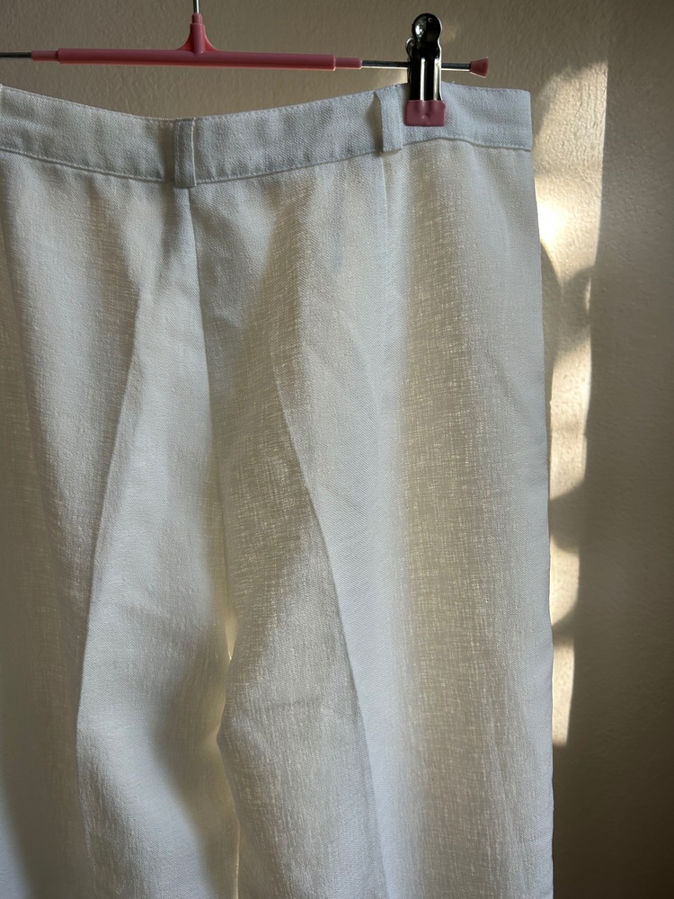 White pant