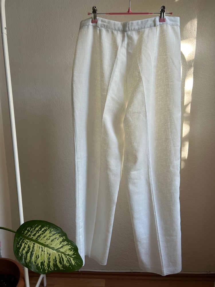 White pant