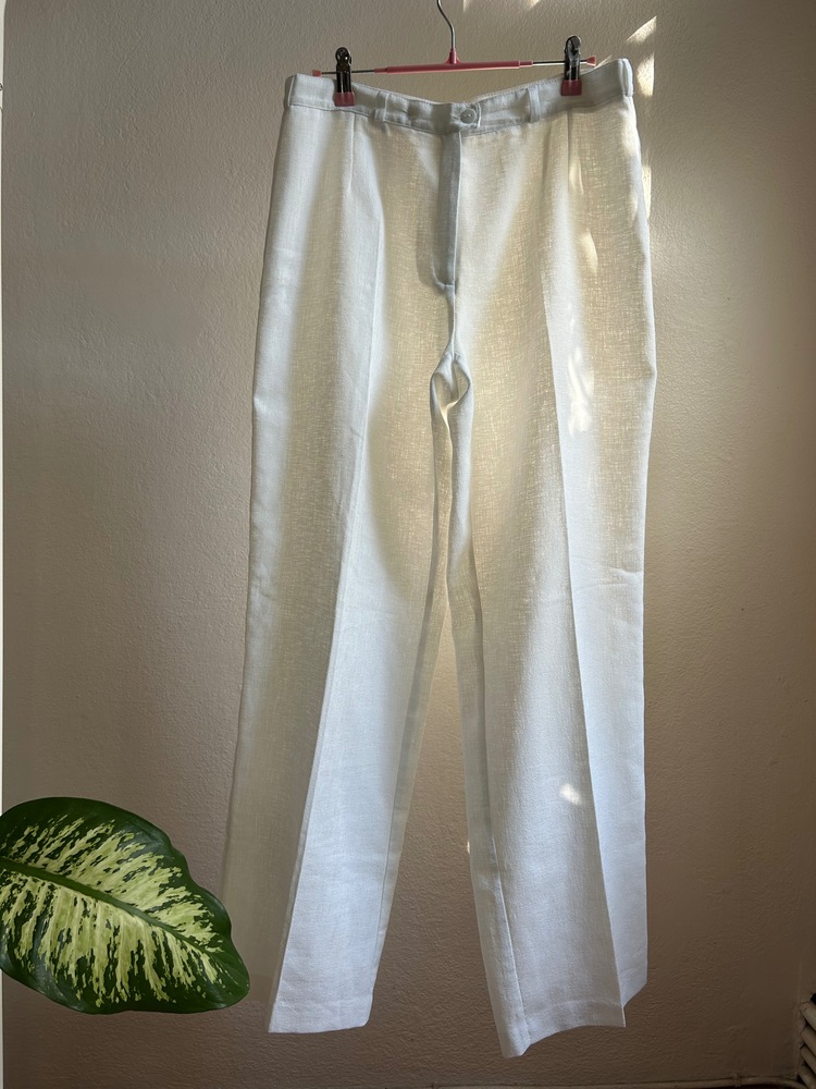 White pant
